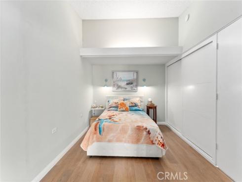 1860 Sunningdale 30F M-14 Road, Seal Beach, CA