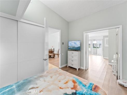 1860 Sunningdale 30F M-14 Road, Seal Beach, CA