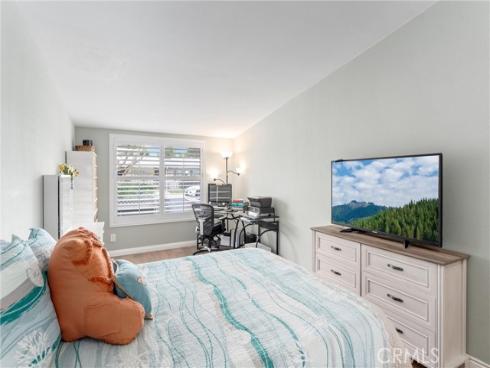 1860 Sunningdale 30F M-14 Road, Seal Beach, CA