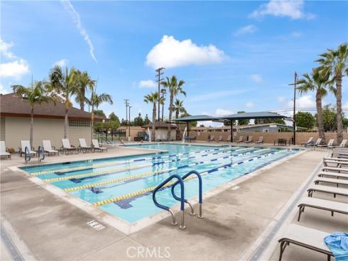 1860 Sunningdale 30F M-14 Road, Seal Beach, CA