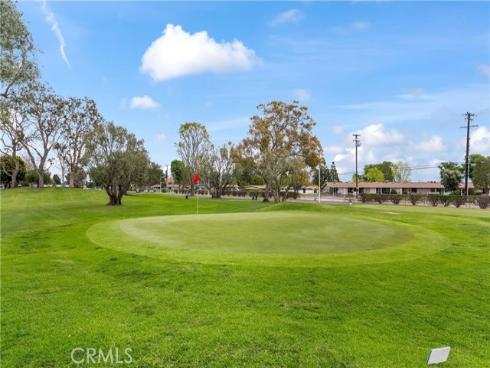 1860 Sunningdale 30F M-14 Road, Seal Beach, CA