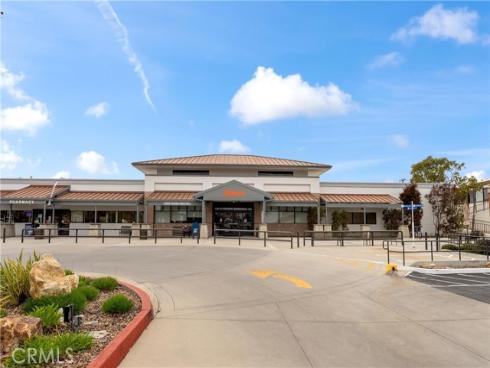 1860 Sunningdale 30F M-14 Road, Seal Beach, CA