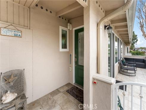1860 Sunningdale 30F M-14 Road, Seal Beach, CA