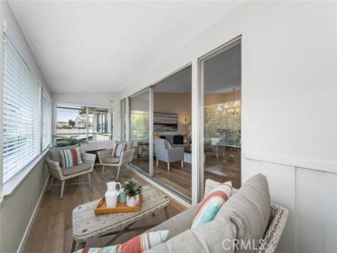 1930  St John  29L  RoadM-15, Seal Beach, CA