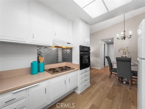 1930  St John  29L  RoadM-15, Seal Beach, CA