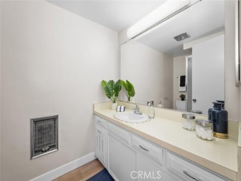 1930  St John  29L  RoadM-15, Seal Beach, CA