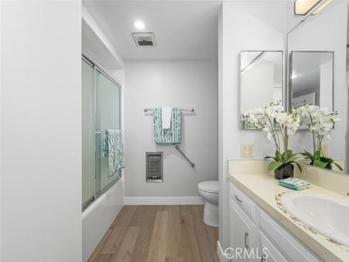 1930  St John  29L  RoadM-15, Seal Beach, CA