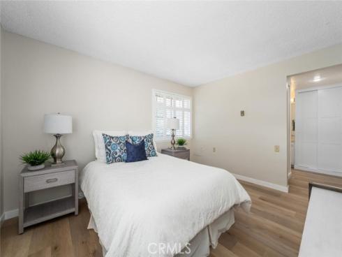 1930  St John  29L  RoadM-15, Seal Beach, CA