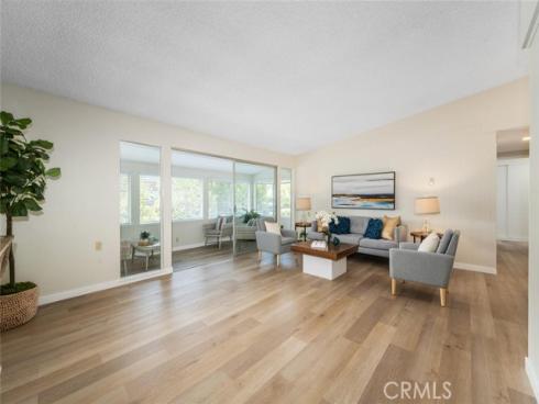 1930  St John  29L  RoadM-15, Seal Beach, CA