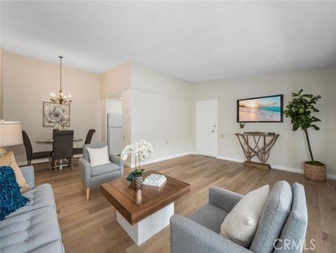 1930  St John  29L  RoadM-15, Seal Beach, CA