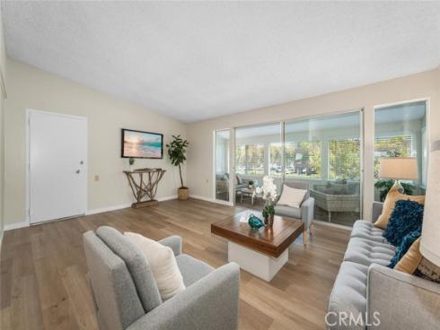 1930  St John  29L  RoadM-15, Seal Beach, CA