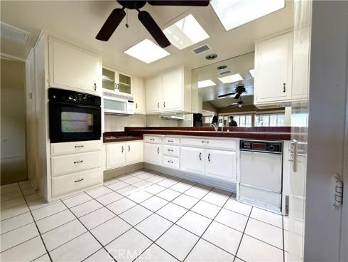 1190 Northwood 165J M7, Seal Beach, CA