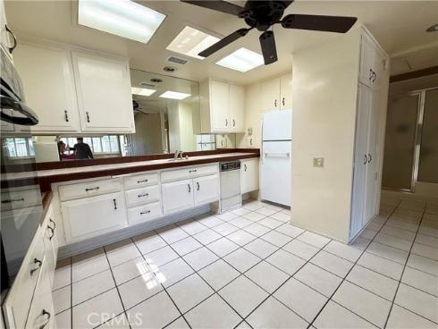 1190 Northwood 165J M7, Seal Beach, CA