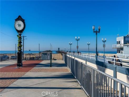 1207 Seal Way, Seal Beach, CA