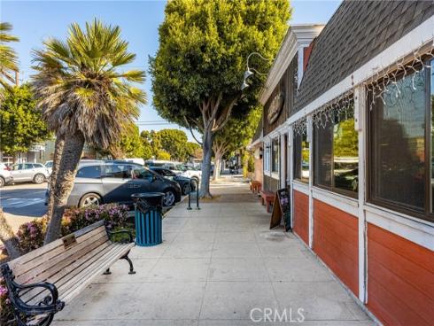 1207 Seal Way, Seal Beach, CA