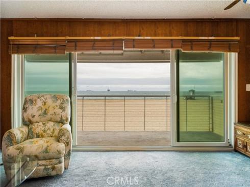 1207 Seal Way, Seal Beach, CA