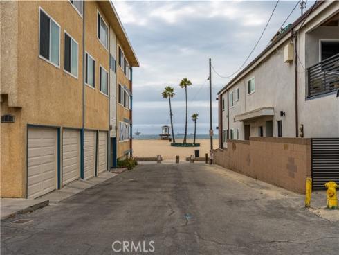 1207 Seal Way, Seal Beach, CA