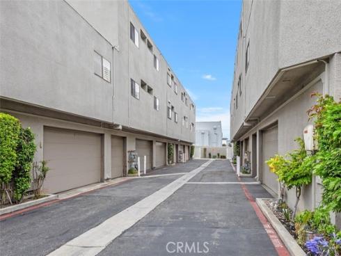 12562  Montecito Road  3 , Seal Beach, CA