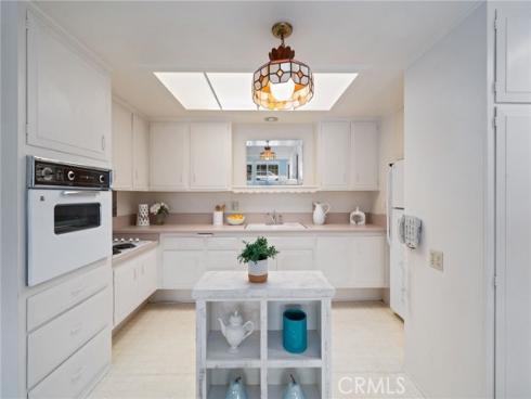 1670  Interlachen  43J  Road, Seal Beach, CA