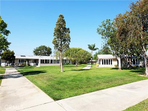 1681  Tam O'shanter  10C   M12  Road, Seal Beach, CA