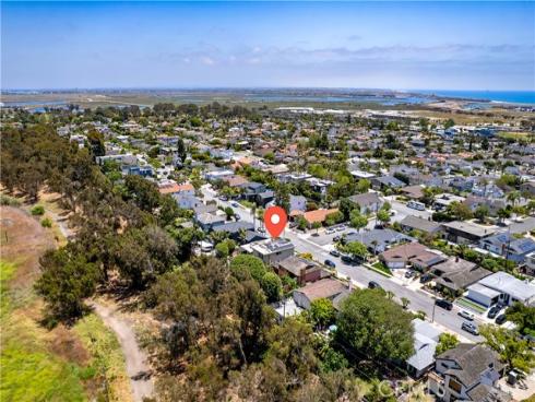 1335 Crestview Avenue, Seal Beach, CA