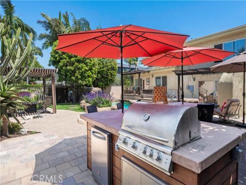 1335 Crestview Avenue, Seal Beach, CA