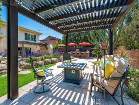 1335 Crestview Avenue, Seal Beach, CA