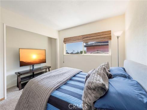 1335 Crestview Avenue, Seal Beach, CA