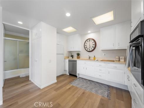 1661 Monterey 16G RoadM2, Seal Beach, CA