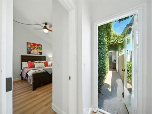 232  7th   Street, Seal Beach, CA