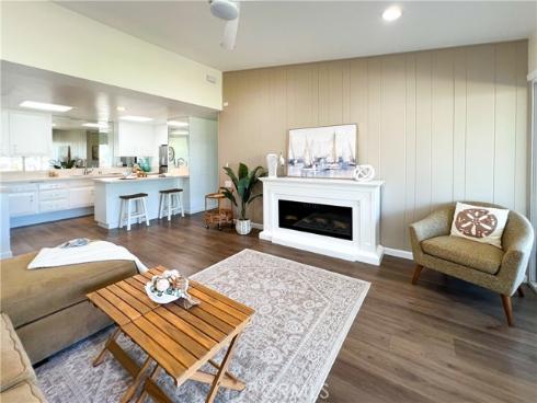 1533  Merion Way, M2-26d  , Seal Beach, CA