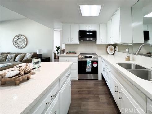 1533  Merion Way, M2-26d  , Seal Beach, CA