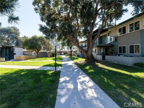 13360 Del Monte 2-B Drive, Seal Beach, CA