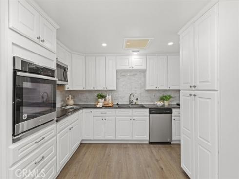 13451  Danbury  M6-133D  Lane, Seal Beach, CA