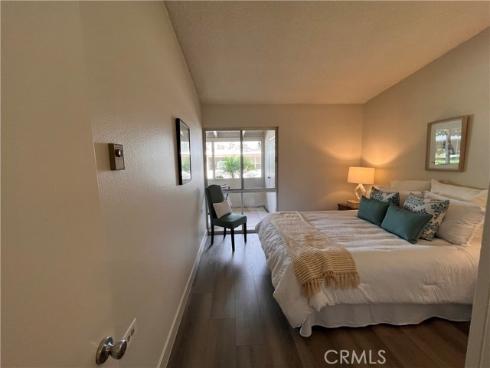 13081  Oak Hills Dr., M9-223i  , Seal Beach, CA