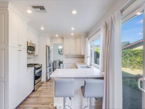 3560  Iris Cir  , Seal Beach, CA