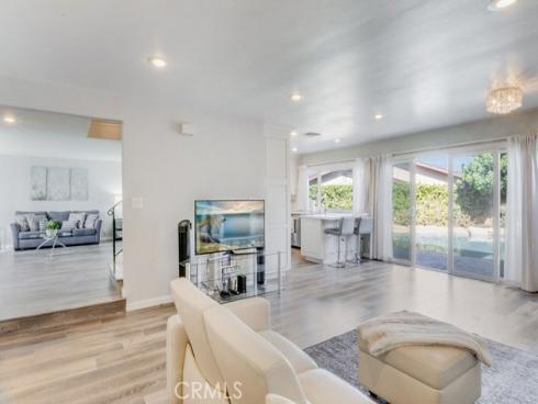 3560  Iris Cir  , Seal Beach, CA
