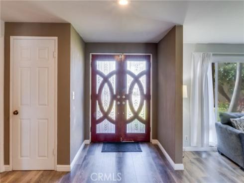 3560  Iris Cir  , Seal Beach, CA