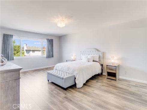 3560  Iris Cir  , Seal Beach, CA