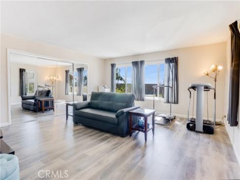 3560  Iris Cir  , Seal Beach, CA