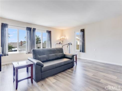 3560  Iris Cir  , Seal Beach, CA