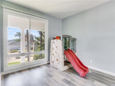 3560  Iris Cir  , Seal Beach, CA