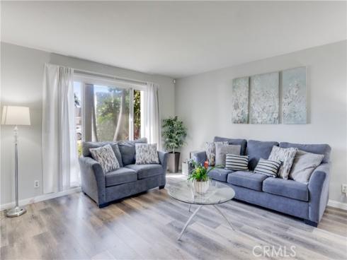 3560  Iris Cir  , Seal Beach, CA