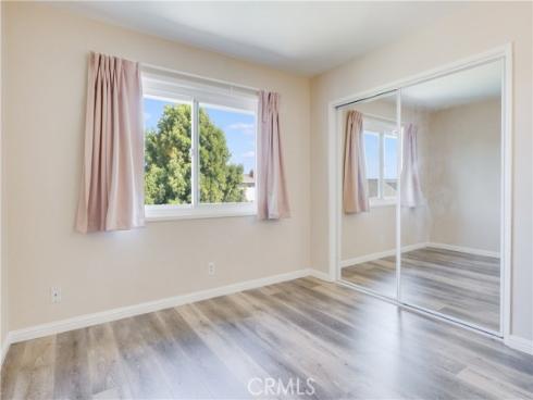 3560  Iris Cir  , Seal Beach, CA