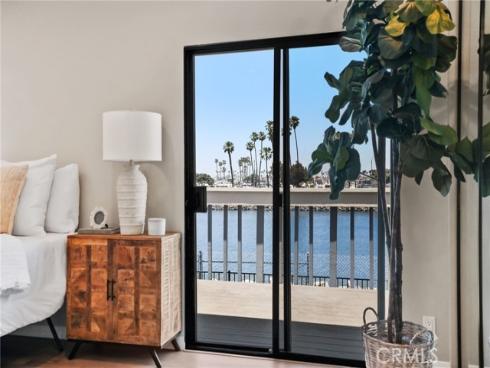 329 Regatta Way , Seal Beach, CA