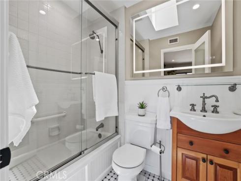 329 Regatta Way , Seal Beach, CA