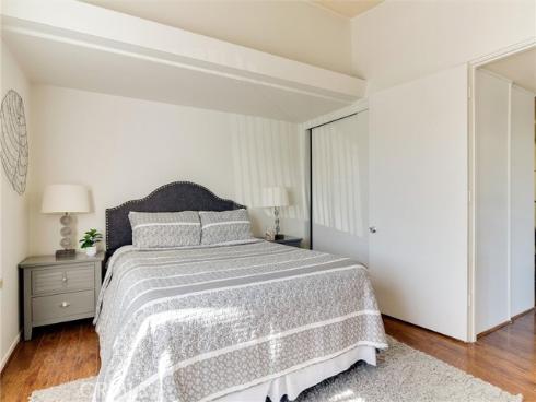 1661  Monterey  16-L  Road, Seal Beach, CA