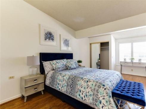 1661  Monterey  16-L  Road, Seal Beach, CA