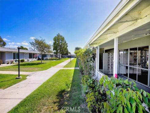 1641  Monterey Road  18H , Seal Beach, CA