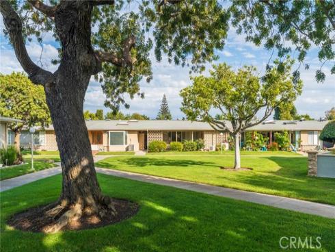 1681  Tam 0'shanter  10J M12  Road, Seal Beach, CA